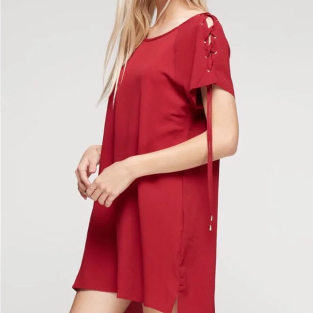 Women’s shoulder tie dress